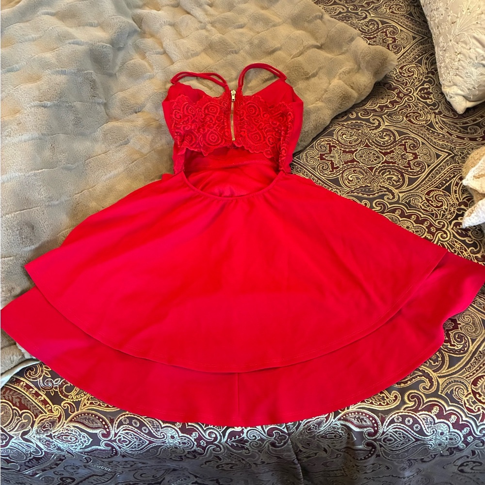 Honey and Rosie Vibrant Red Women’s Formal Dress Size Small